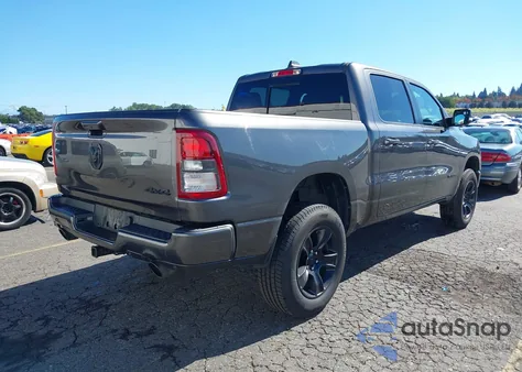2021 Ram 1500 Big Horn 4X4 5'7 Box z USA, uszkodzony, nr VIN 1C6SRFFT8MN654392